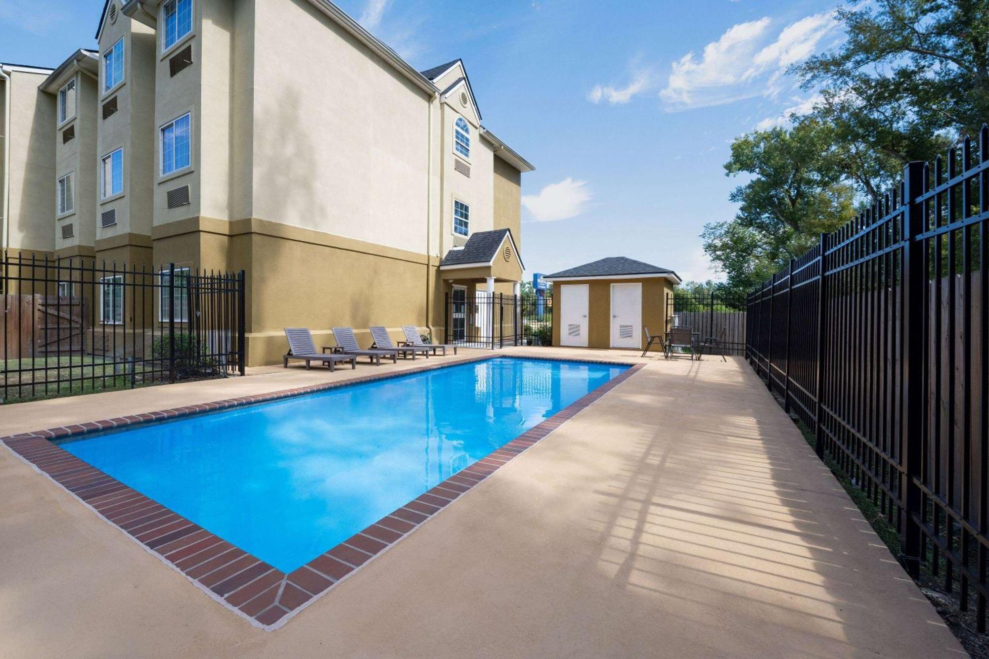 Microtel Inn & Suites By Wyndham Of Houma Exterior photo